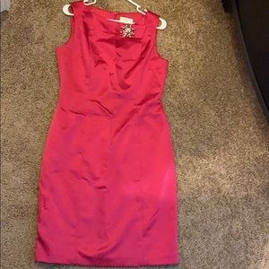 David Meister sleeveless dress with brooch